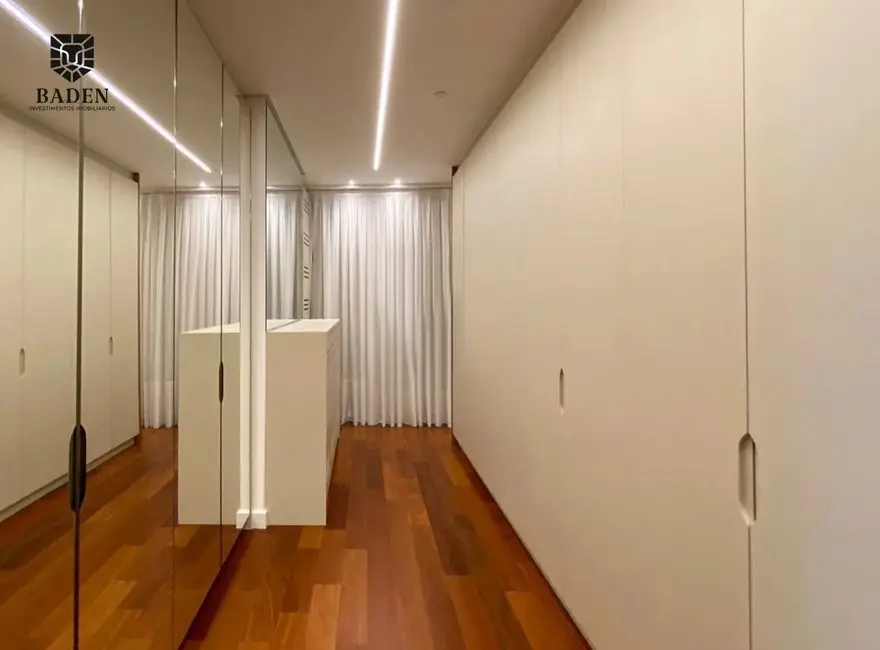 Foto 9 de Apartamento com 3 quartos à venda, 236m2 em Balneario Camboriu - SC