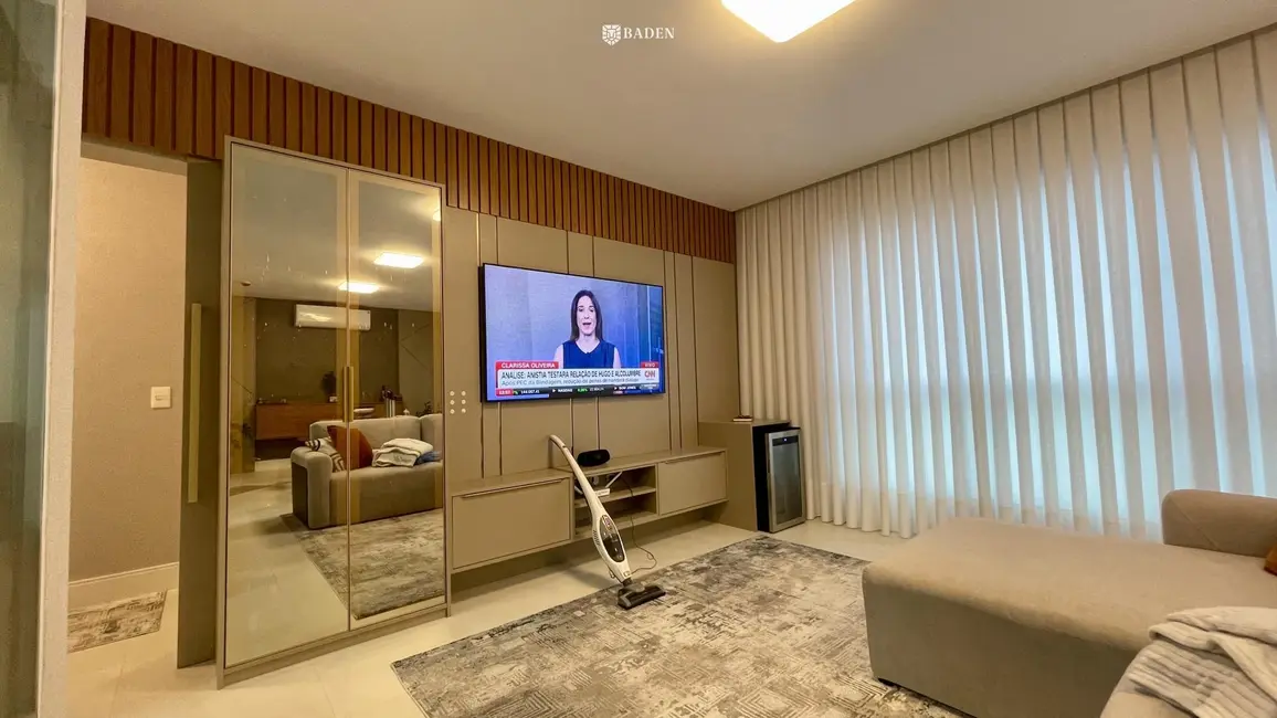 Foto 2 de Apartamento com 4 quartos à venda, 132m2 em Centro, Balneario Camboriu - SC