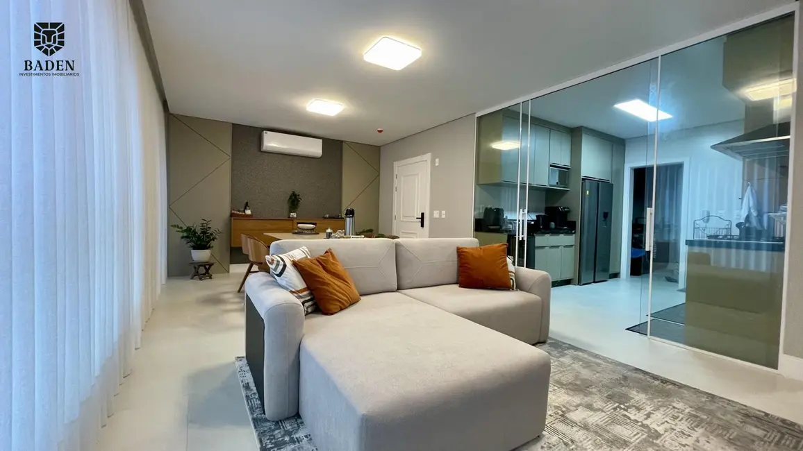 Apartamento com 4 quartos à venda, 132m2 em Centro, Balneario Camboriu - SC - imagem 1 Foto 1 de Apartamento com 4 quartos à venda, 132m2 em Centro, Balneario Camboriu - SC