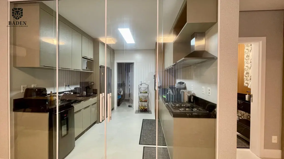 Apartamento com 4 quartos à venda, 132m2 em Centro, Balneario Camboriu - SC - imagem 3 Foto 3 de Apartamento com 4 quartos à venda, 132m2 em Centro, Balneario Camboriu - SC