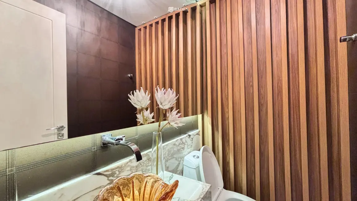 Foto 2 de Apartamento com 4 quartos para alugar, 180m2 em Centro, Balneario Camboriu - SC