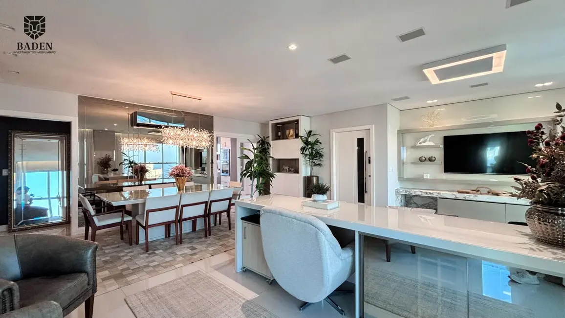 Apartamento com 4 quartos à venda, 180m2 em Centro, Balneario Camboriu - SC - imagem 7 Foto 7 de Apartamento com 4 quartos à venda, 180m2 em Centro, Balneario Camboriu - SC