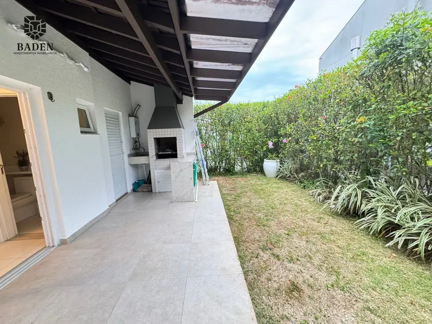 Foto 2 de Casa de Condomínio com 3 quartos para alugar, 130m2 em São Judas Tadeu, Balneario Camboriu - SC