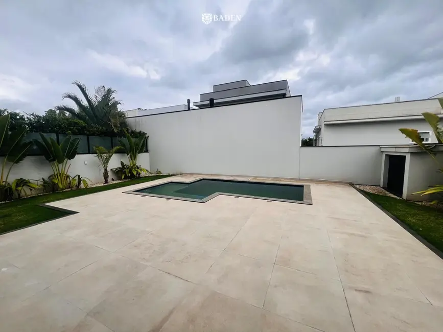 Foto 5 de Casa com 5 quartos à venda, 289m2 em Balneario Camboriu - SC
