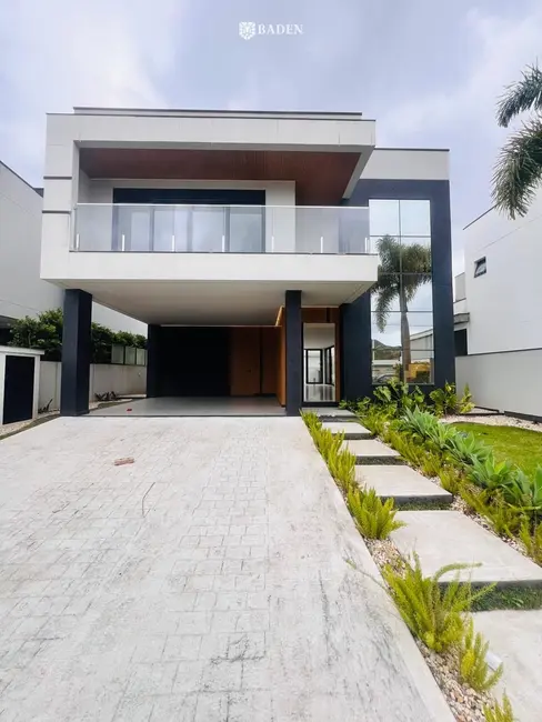 Foto 7 de Casa com 5 quartos à venda, 289m2 em Balneario Camboriu - SC