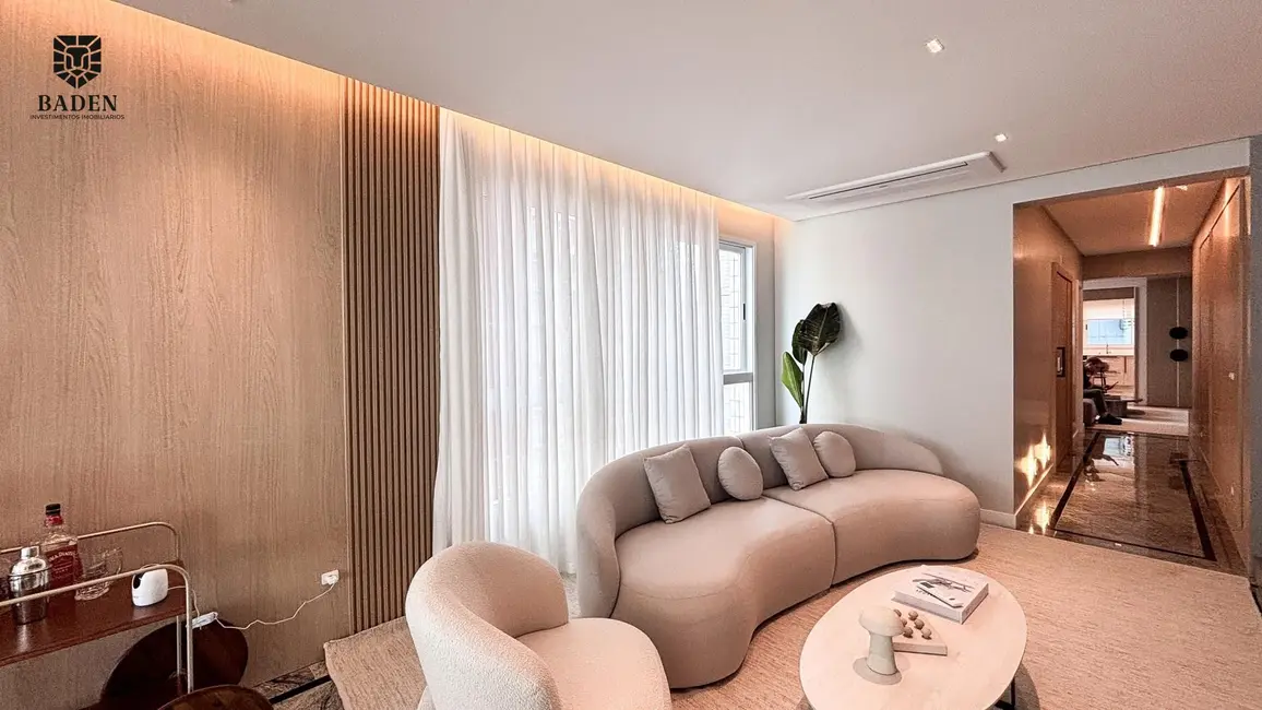 Foto 3 de Apartamento com 4 quartos à venda, 236m2 em Centro, Balneario Camboriu - SC