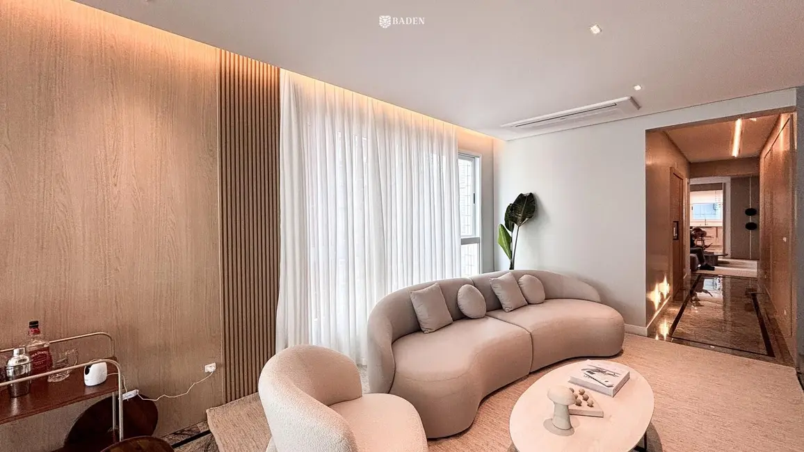 Foto 3 de Apartamento com 4 quartos à venda, 236m2 em Centro, Balneario Camboriu - SC