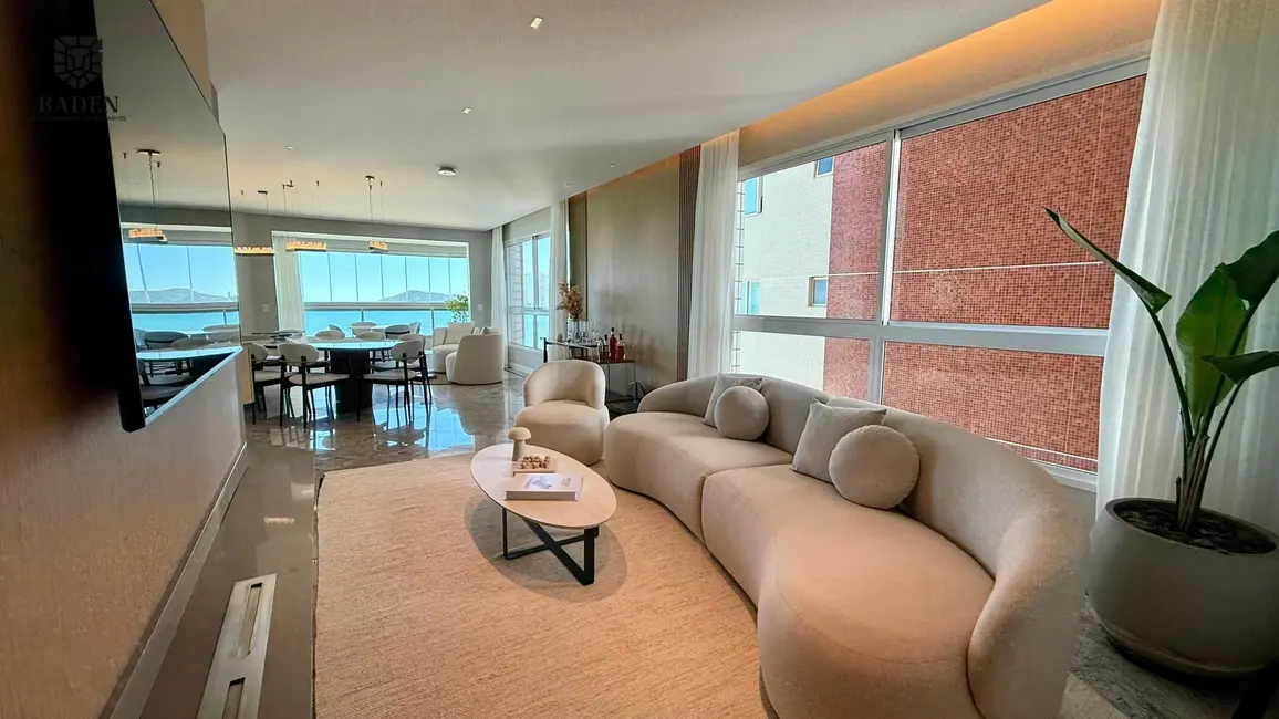 Apartamento com 4 quartos à venda, 236m2 em Centro, Balneario Camboriu - SC - imagem 8 Foto 8 de Apartamento com 4 quartos à venda, 236m2 em Centro, Balneario Camboriu - SC