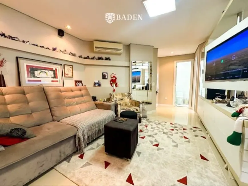 Foto 2 de Apartamento com 3 quartos à venda, 97m2 em Pioneiros, Balneario Camboriu - SC