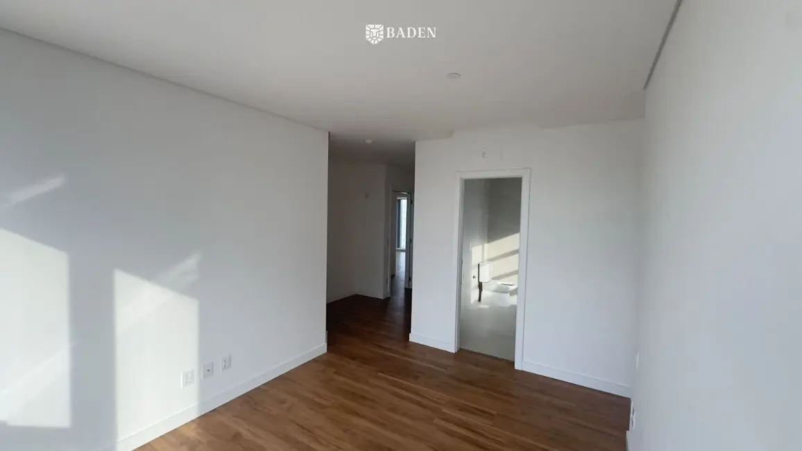 Apartamento com 4 quartos à venda, 171m2 em Balneario Camboriu - SC - imagem 8 Foto 8 de Apartamento com 4 quartos à venda, 171m2 em Balneario Camboriu - SC