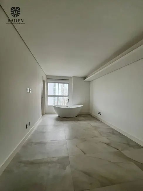 Apartamento com 4 quartos à venda, 167m2 em Centro, Balneario Camboriu - SC - imagem 7 Foto 7 de Apartamento com 4 quartos à venda, 167m2 em Centro, Balneario Camboriu - SC