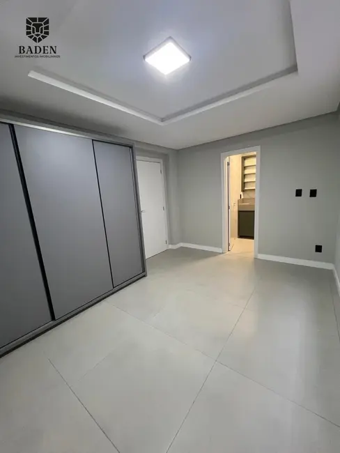 Foto 2 de Apartamento com 3 quartos para alugar, 100m2 em Centro, Balneario Camboriu - SC