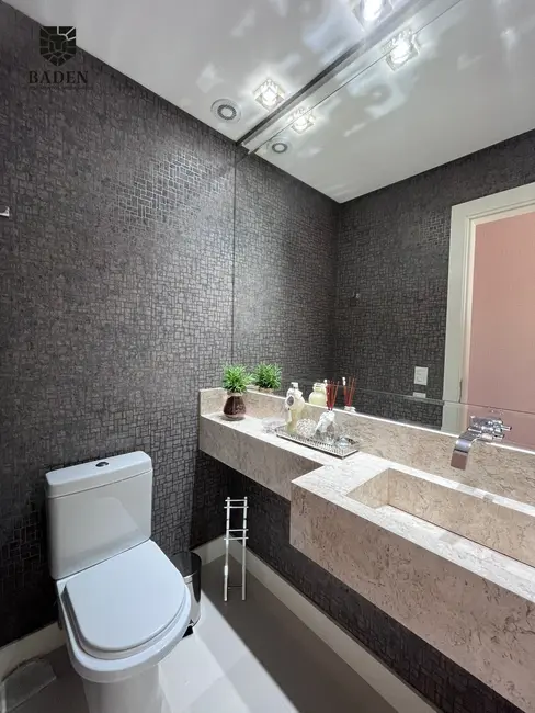 Apartamento com 4 quartos à venda, 167m2 em Centro, Balneario Camboriu - SC - imagem 9 Foto 9 de Apartamento com 4 quartos à venda, 167m2 em Centro, Balneario Camboriu - SC