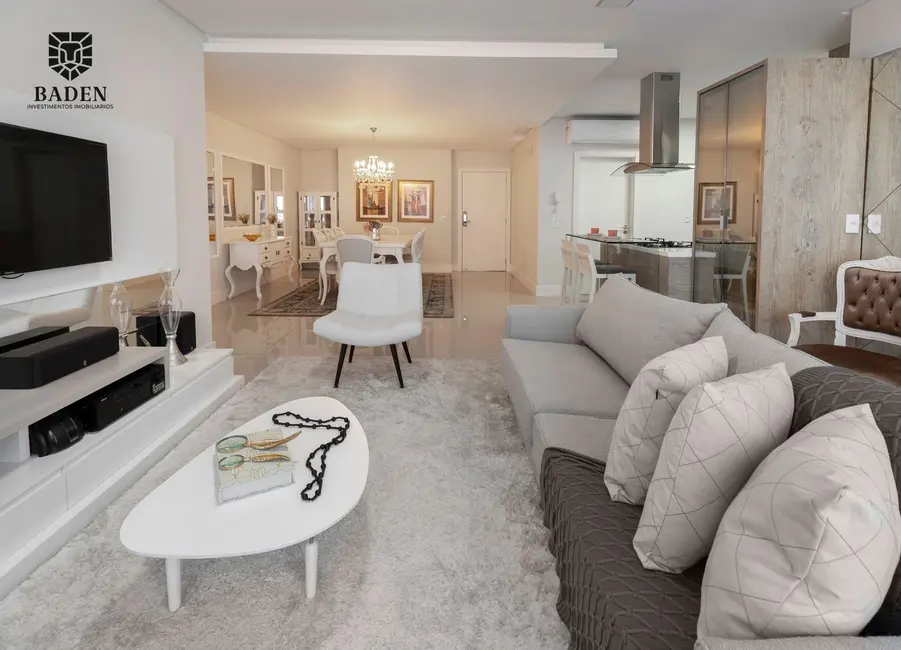 Apartamento com 3 quartos à venda, 128m2 em Centro, Balneario Camboriu - SC - imagem 4 Foto 4 de Apartamento com 3 quartos à venda, 128m2 em Centro, Balneario Camboriu - SC