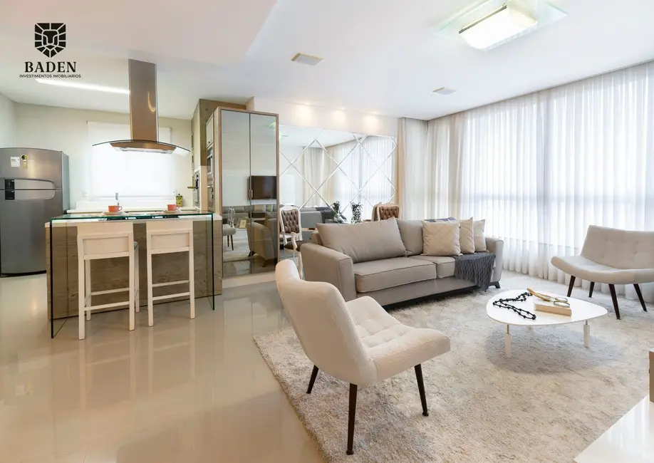 Apartamento com 3 quartos à venda, 128m2 em Centro, Balneario Camboriu - SC - imagem 6 Foto 6 de Apartamento com 3 quartos à venda, 128m2 em Centro, Balneario Camboriu - SC