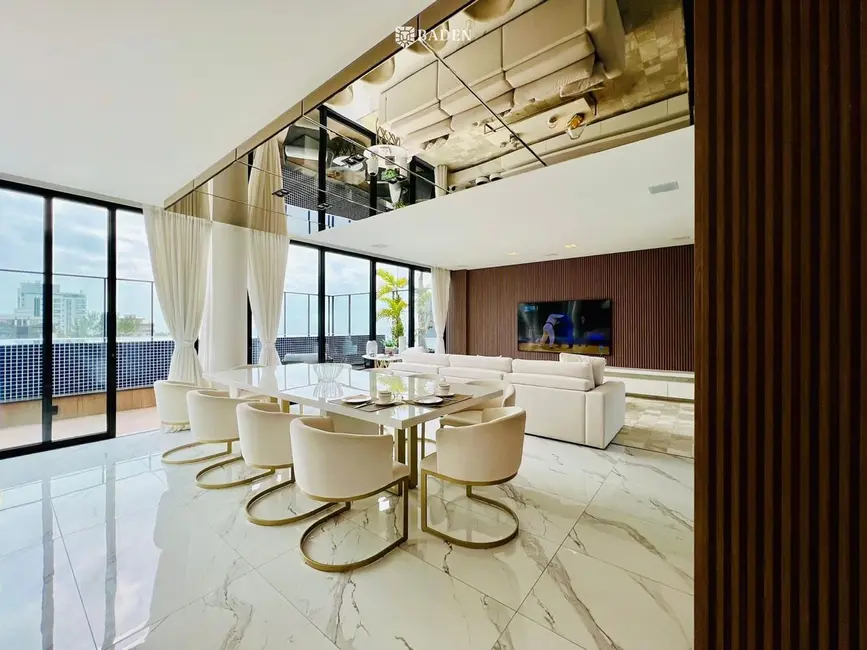 Foto 1 de Cobertura com 2 quartos à venda, 360m2 em Itajai - SC