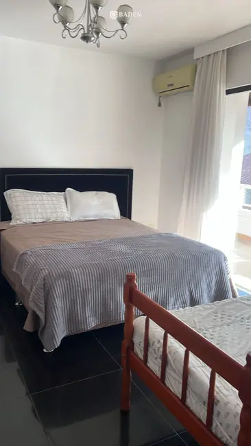 Foto 2 de Casa com 4 quartos para alugar, 650m2 em Centro, Balneario Camboriu - SC