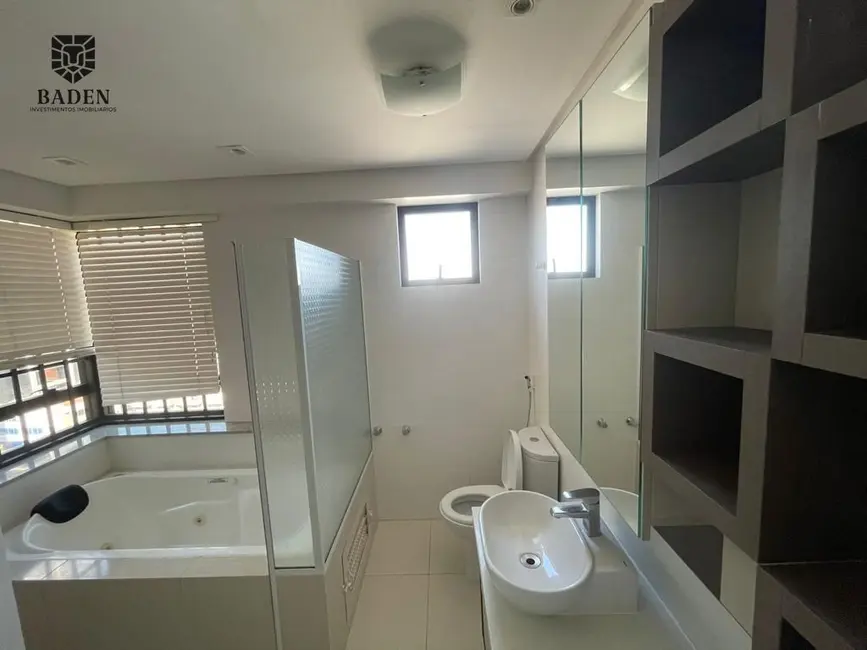 Foto 7 de Apartamento com 3 quartos para alugar, 127m2 em Centro, Balneario Camboriu - SC