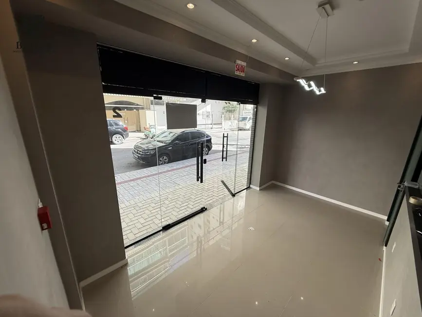 Foto 2 de Sala Comercial com 2 quartos para alugar, 43m2 em Itapema - SC