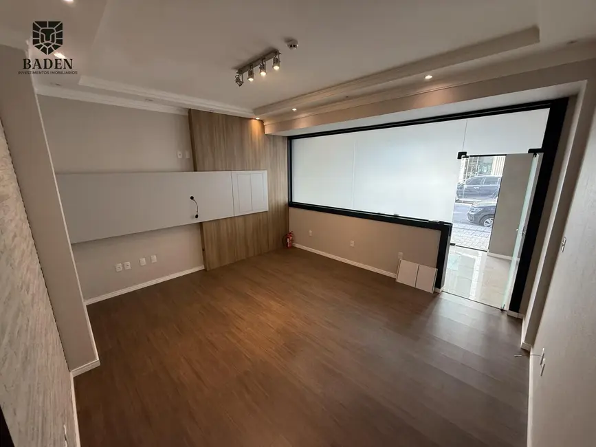 Foto 8 de Sala Comercial com 2 quartos para alugar, 43m2 em Itapema - SC