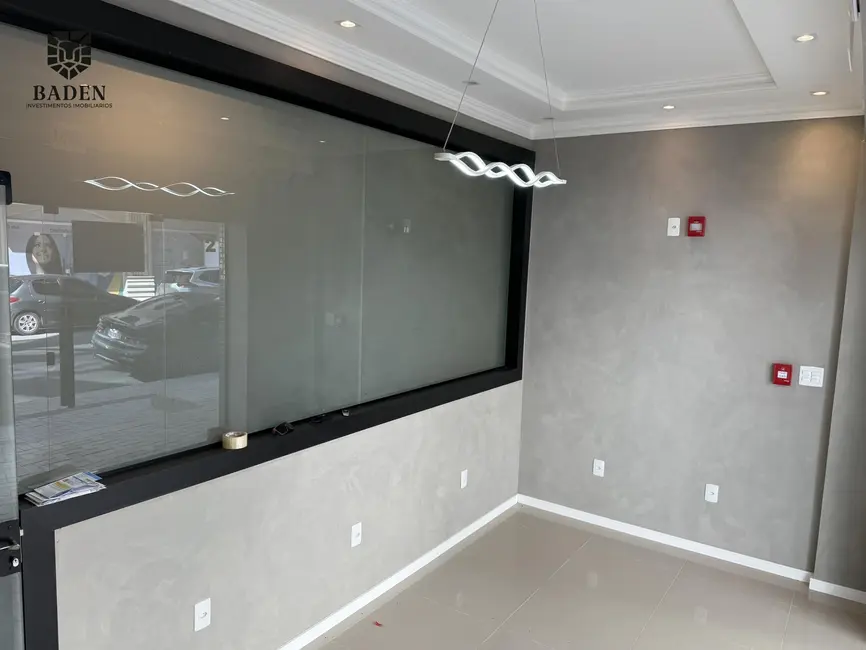 Foto 4 de Sala Comercial com 2 quartos para alugar, 43m2 em Itapema - SC