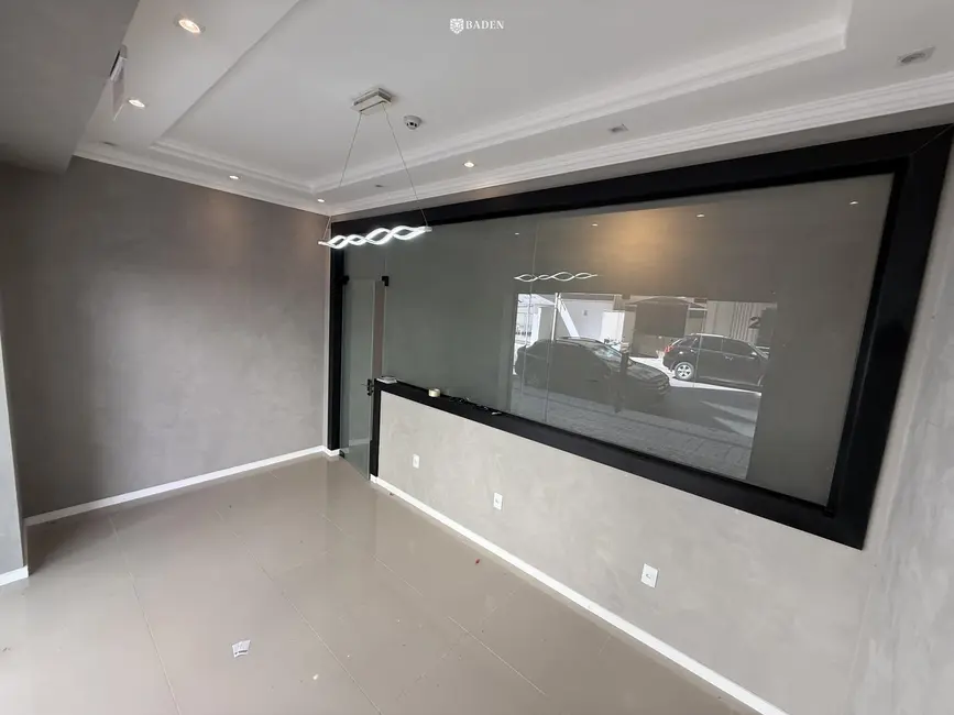 Foto 1 de Sala Comercial com 2 quartos à venda, 43m2 em Itapema - SC