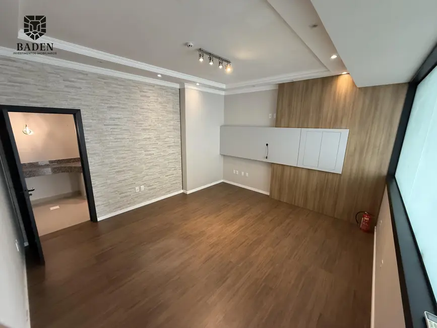 Foto 5 de Sala Comercial com 2 quartos para alugar, 43m2 em Itapema - SC