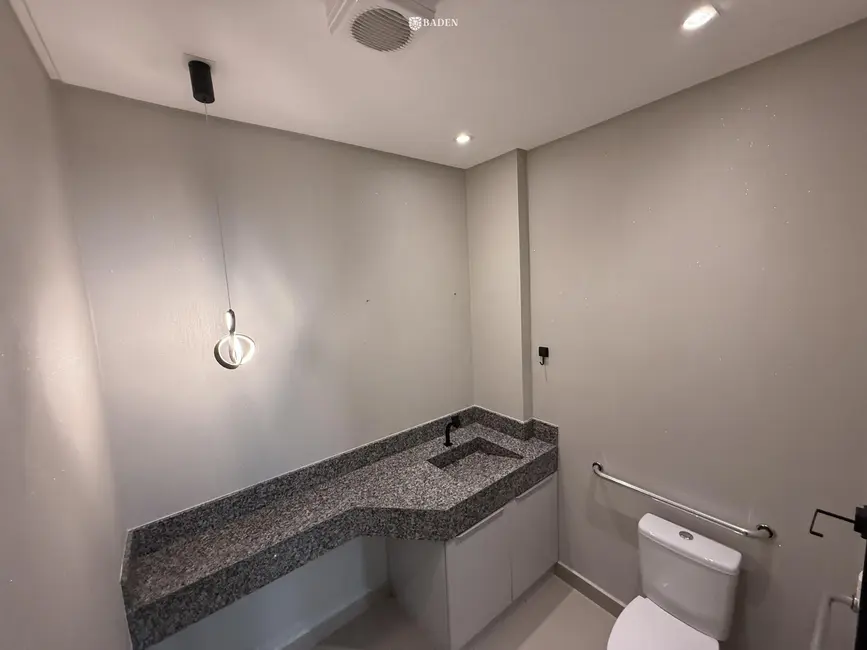 Foto 9 de Sala Comercial com 2 quartos à venda, 43m2 em Itapema - SC