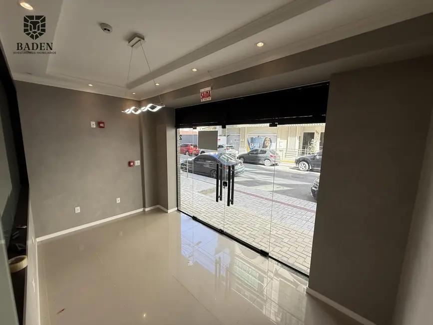 Foto 3 de Sala Comercial com 2 quartos para alugar, 43m2 em Itapema - SC