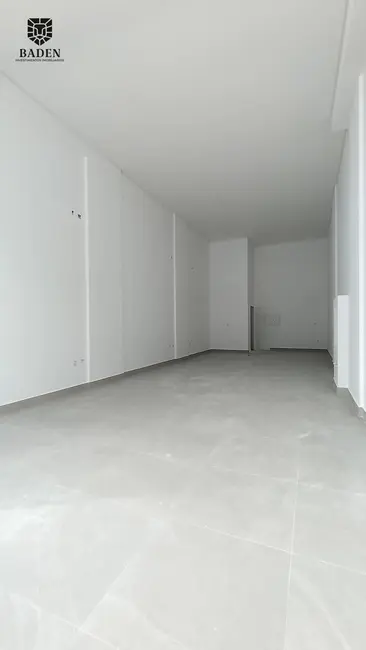 Sala Comercial com 1 quarto para alugar, 78m2 em Nações, Balneario Camboriu - SC - imagem 3 Foto 3 de Sala Comercial com 1 quarto para alugar, 78m2 em Nações, Balneario Camboriu - SC