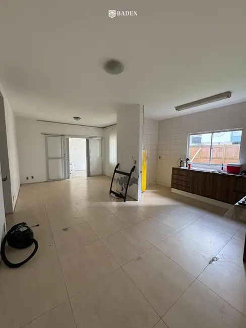 Foto 4 de Sala Comercial com 6 quartos para alugar, 281m2 em Centro, Balneario Camboriu - SC