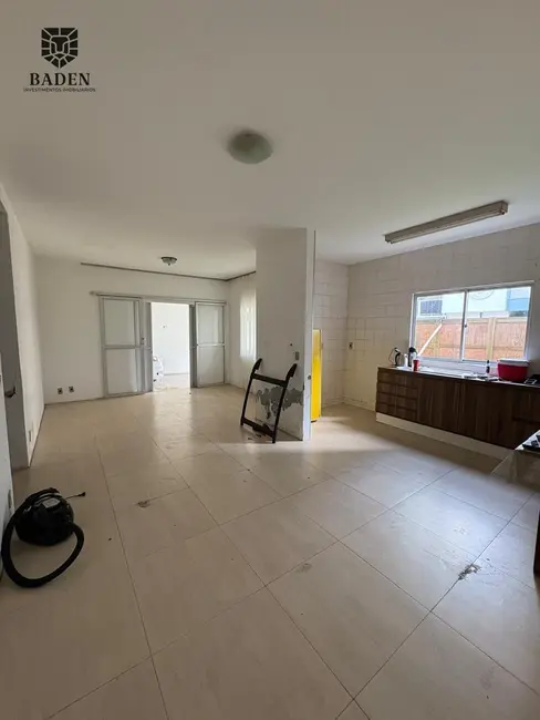 Sala Comercial com 6 quartos para alugar, 281m2 em Centro, Balneario Camboriu - SC - imagem 4 Foto 4 de Sala Comercial com 6 quartos para alugar, 281m2 em Centro, Balneario Camboriu - SC