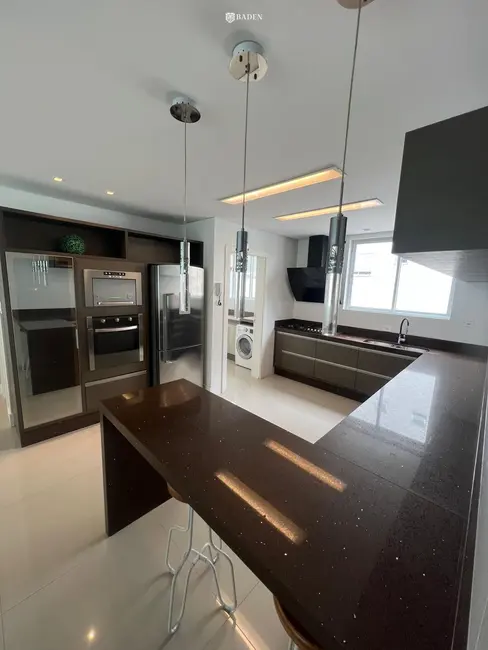 Foto 3 de Apartamento com 3 quartos para alugar, 135m2 em Centro, Balneario Camboriu - SC