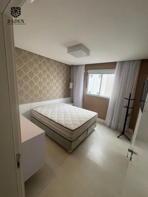 Apartamento com 3 quartos para alugar, 135m2 em Centro, Balneario Camboriu - SC - imagem 8 Foto 8 de Apartamento com 3 quartos para alugar, 135m2 em Centro, Balneario Camboriu - SC