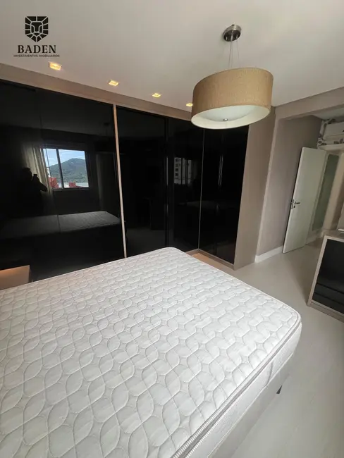 Apartamento com 3 quartos para alugar, 135m2 em Centro, Balneario Camboriu - SC - imagem 9 Foto 9 de Apartamento com 3 quartos para alugar, 135m2 em Centro, Balneario Camboriu - SC
