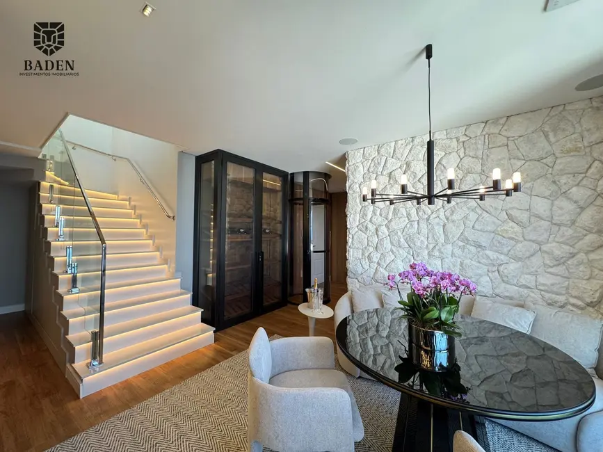 Foto 8 de Cobertura com 4 quartos à venda, 320m2 em Pioneiros, Balneario Camboriu - SC