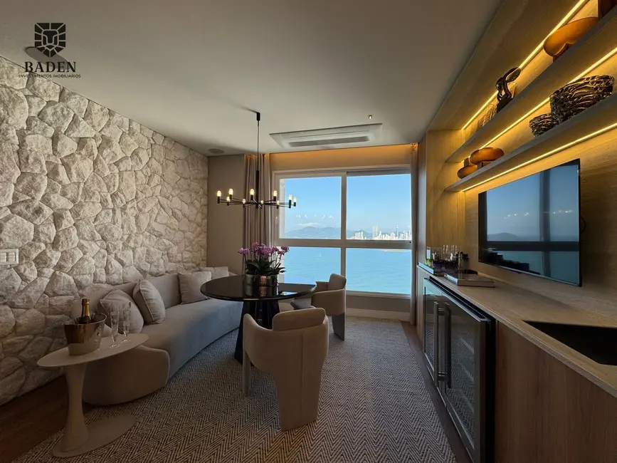 Foto 2 de Cobertura com 4 quartos à venda, 320m2 em Pioneiros, Balneario Camboriu - SC