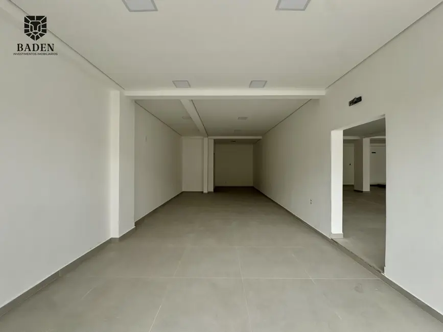 Sala Comercial com 1 quarto para alugar, 220m2 em Nações, Balneario Camboriu - SC - imagem 6 Foto 6 de Sala Comercial com 1 quarto para alugar, 220m2 em Nações, Balneario Camboriu - SC