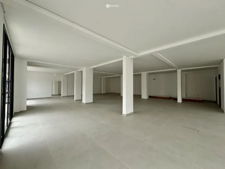 Foto 3 de Sala Comercial com 1 quarto para alugar, 220m2 em Nações, Balneario Camboriu - SC