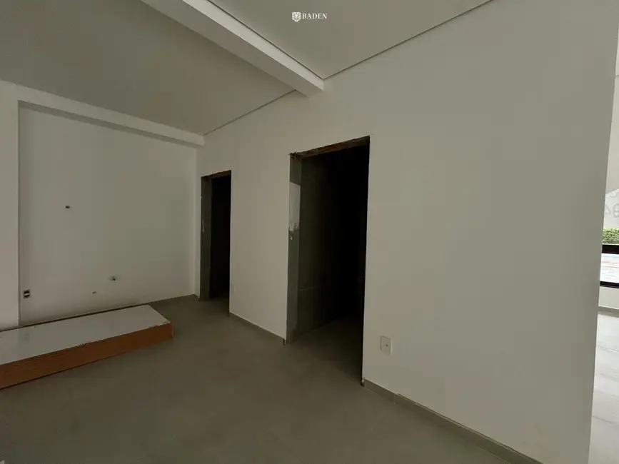 Foto 4 de Sala Comercial com 1 quarto para alugar, 220m2 em Nações, Balneario Camboriu - SC