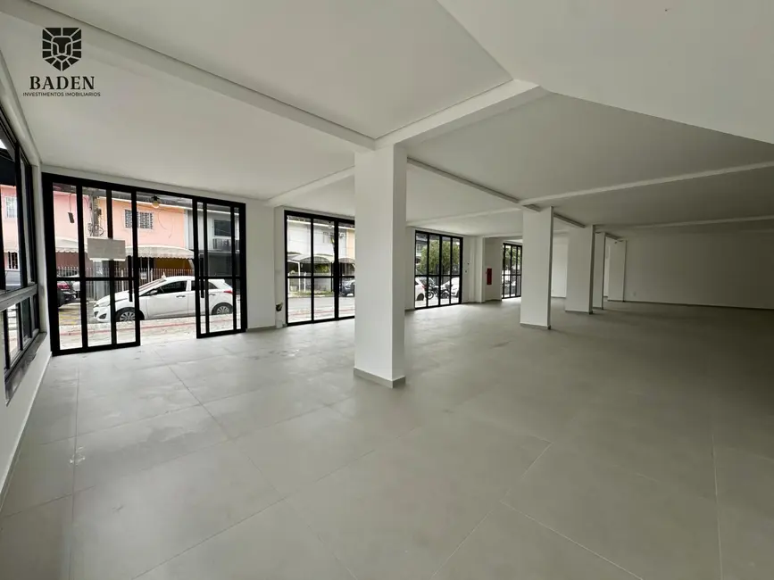 Sala Comercial com 1 quarto para alugar, 220m2 em Nações, Balneario Camboriu - SC - imagem 2 Foto 2 de Sala Comercial com 1 quarto para alugar, 220m2 em Nações, Balneario Camboriu - SC