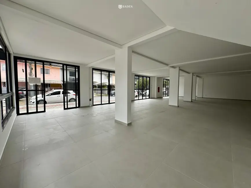 Foto 2 de Sala Comercial com 1 quarto para alugar, 220m2 em Nações, Balneario Camboriu - SC