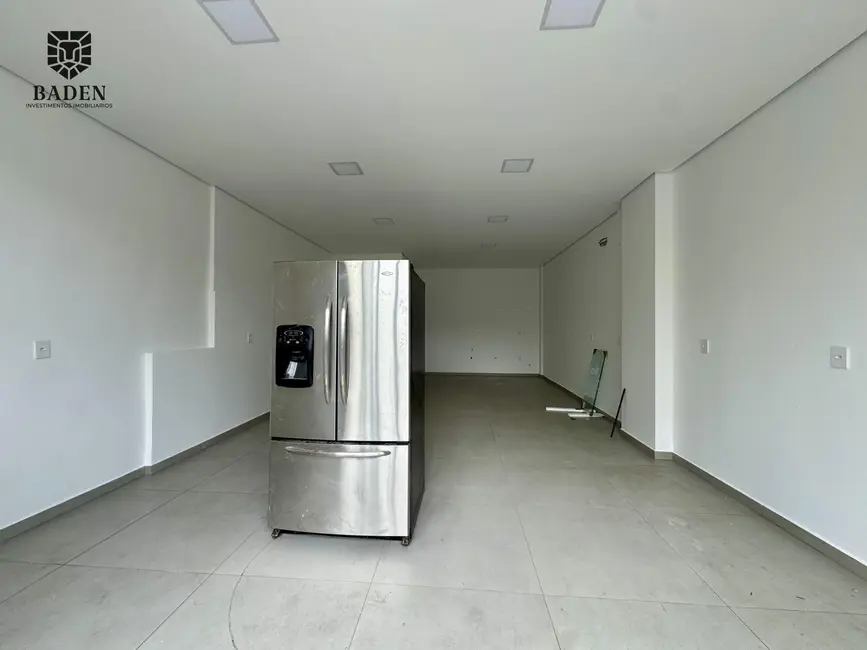 Foto 2 de Sala Comercial com 1 quarto para alugar, 70m2 em Nações, Balneario Camboriu - SC