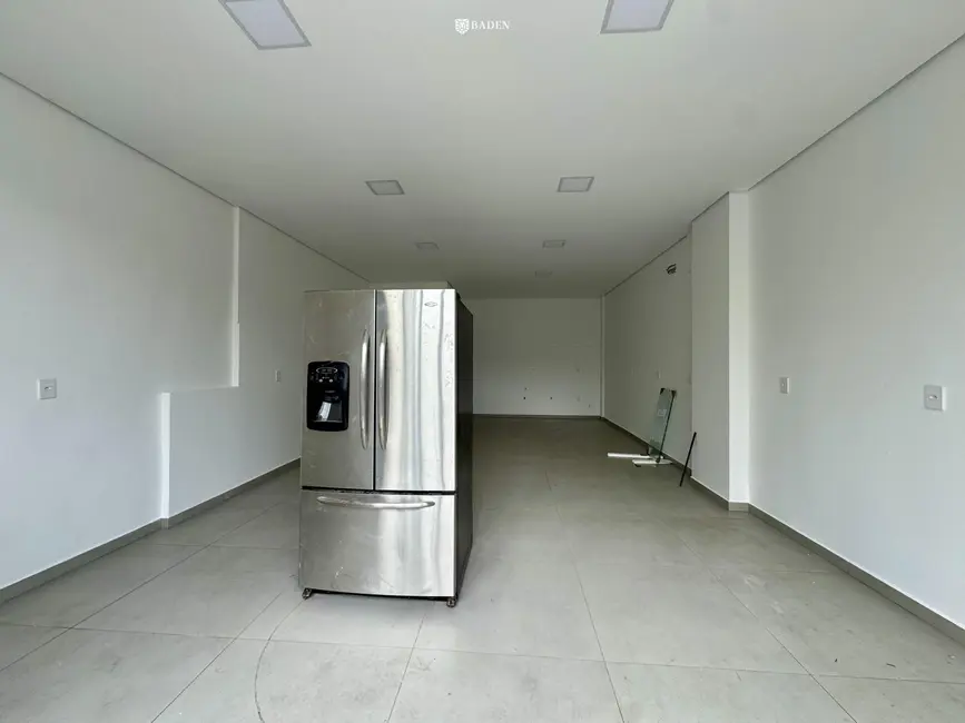 Foto 2 de Sala Comercial com 1 quarto para alugar, 70m2 em Nações, Balneario Camboriu - SC