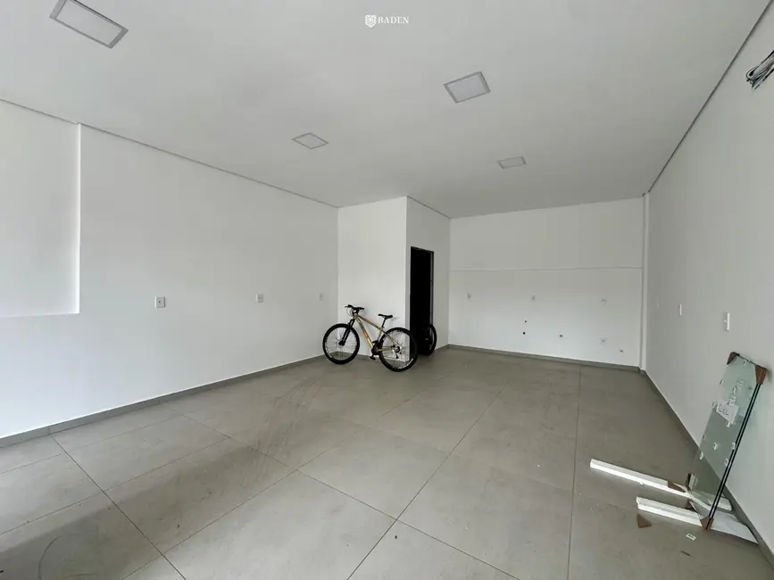 Foto 1 de Sala Comercial com 1 quarto para alugar, 70m2 em Nações, Balneario Camboriu - SC