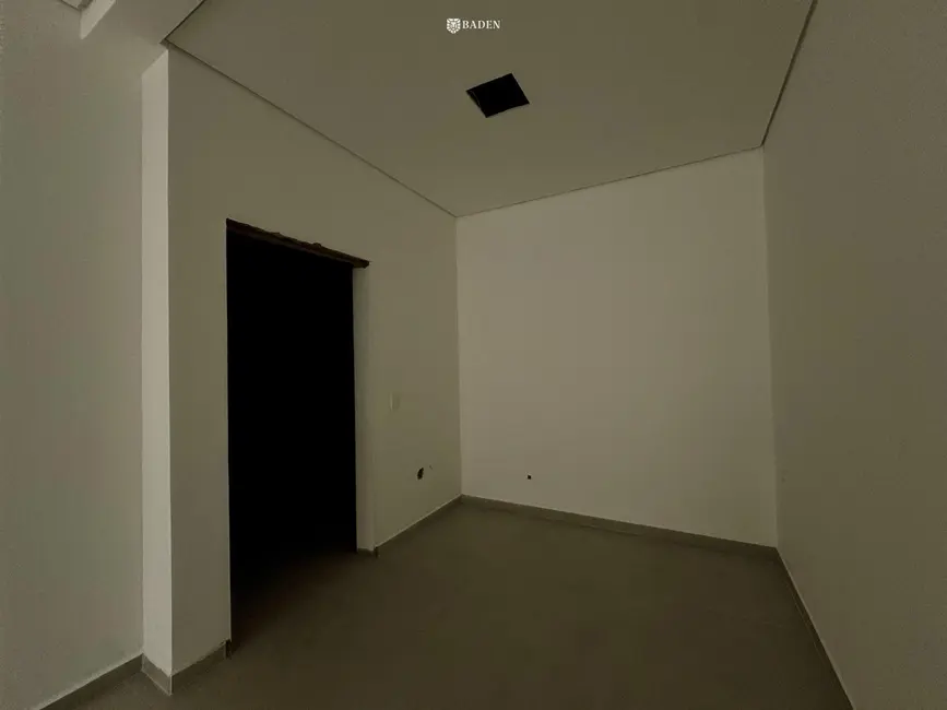 Foto 3 de Sala Comercial com 1 quarto para alugar, 50m2 em Nações, Balneario Camboriu - SC