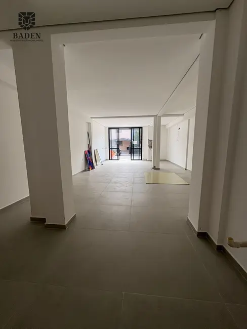 Sala Comercial com 1 quarto para alugar, 80m2 em Nações, Balneario Camboriu - SC - imagem 4 Foto 4 de Sala Comercial com 1 quarto para alugar, 80m2 em Nações, Balneario Camboriu - SC