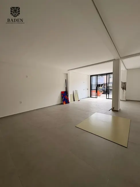 Sala Comercial com 1 quarto para alugar, 80m2 em Nações, Balneario Camboriu - SC - imagem 3 Foto 3 de Sala Comercial com 1 quarto para alugar, 80m2 em Nações, Balneario Camboriu - SC