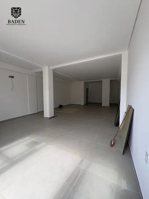 Sala Comercial com 1 quarto para alugar, 80m2 em Nações, Balneario Camboriu - SC - imagem 1 Foto 1 de Sala Comercial com 1 quarto para alugar, 80m2 em Nações, Balneario Camboriu - SC