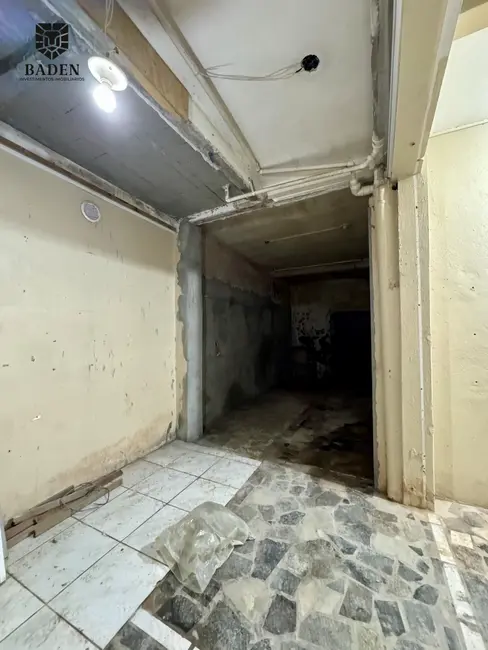 Sala Comercial com 1 quarto para alugar, 180m2 em Centro, Balneario Camboriu - SC - imagem 9 Foto 9 de Sala Comercial com 1 quarto para alugar, 180m2 em Centro, Balneario Camboriu - SC